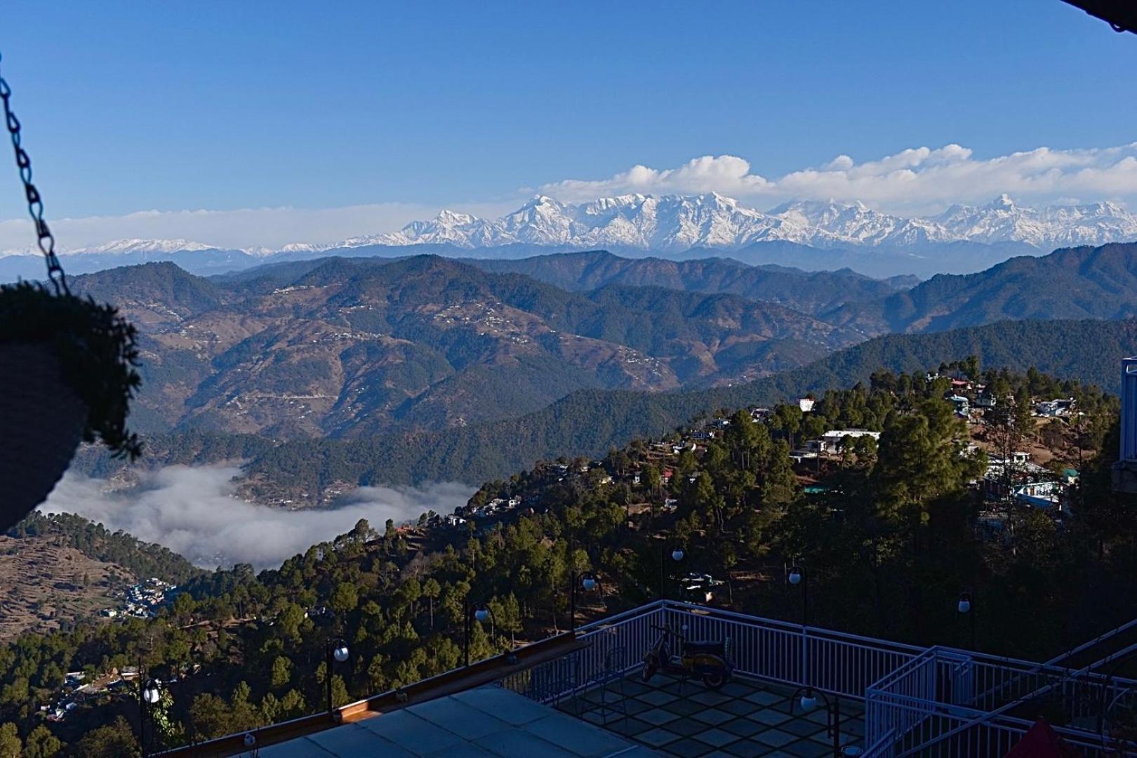 Kasar Himalaya Holiday Resort, Binsar Rd Almora Exterior photo